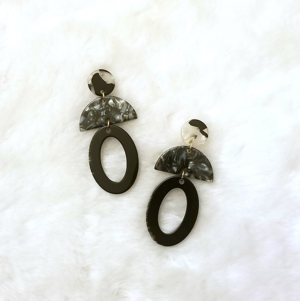 Black Statement Dangle Earrings - Picture 2 of 3